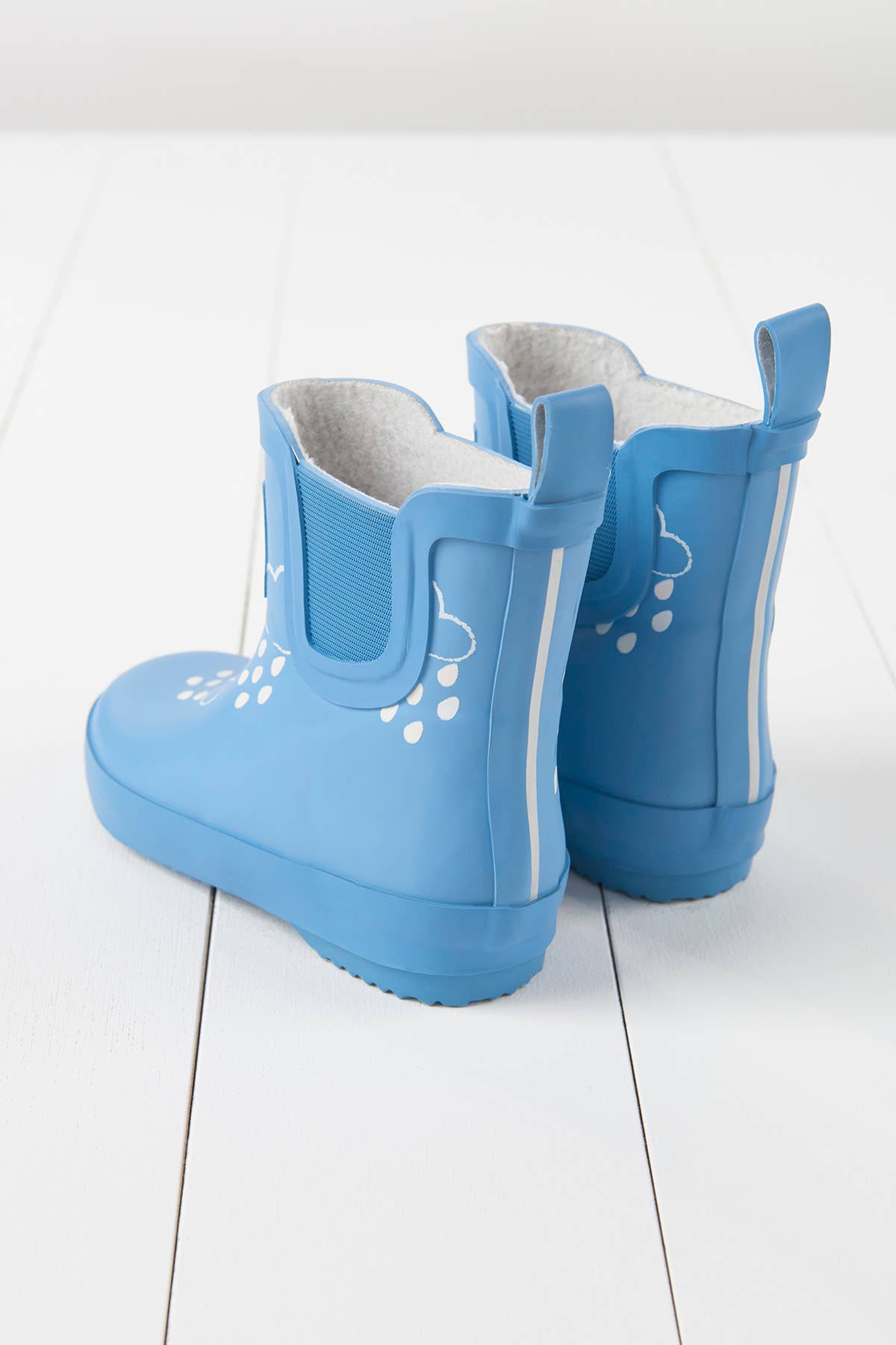 Grass &amp; Air kornblomstblå korte støvler udendørs