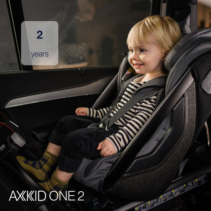 Axkid ONE 2 – Tar – iSize 61–125 cm – AUSSTELLUNG – 61–125 cm (3 Monate bis 7 Jahre) – MamaMilla