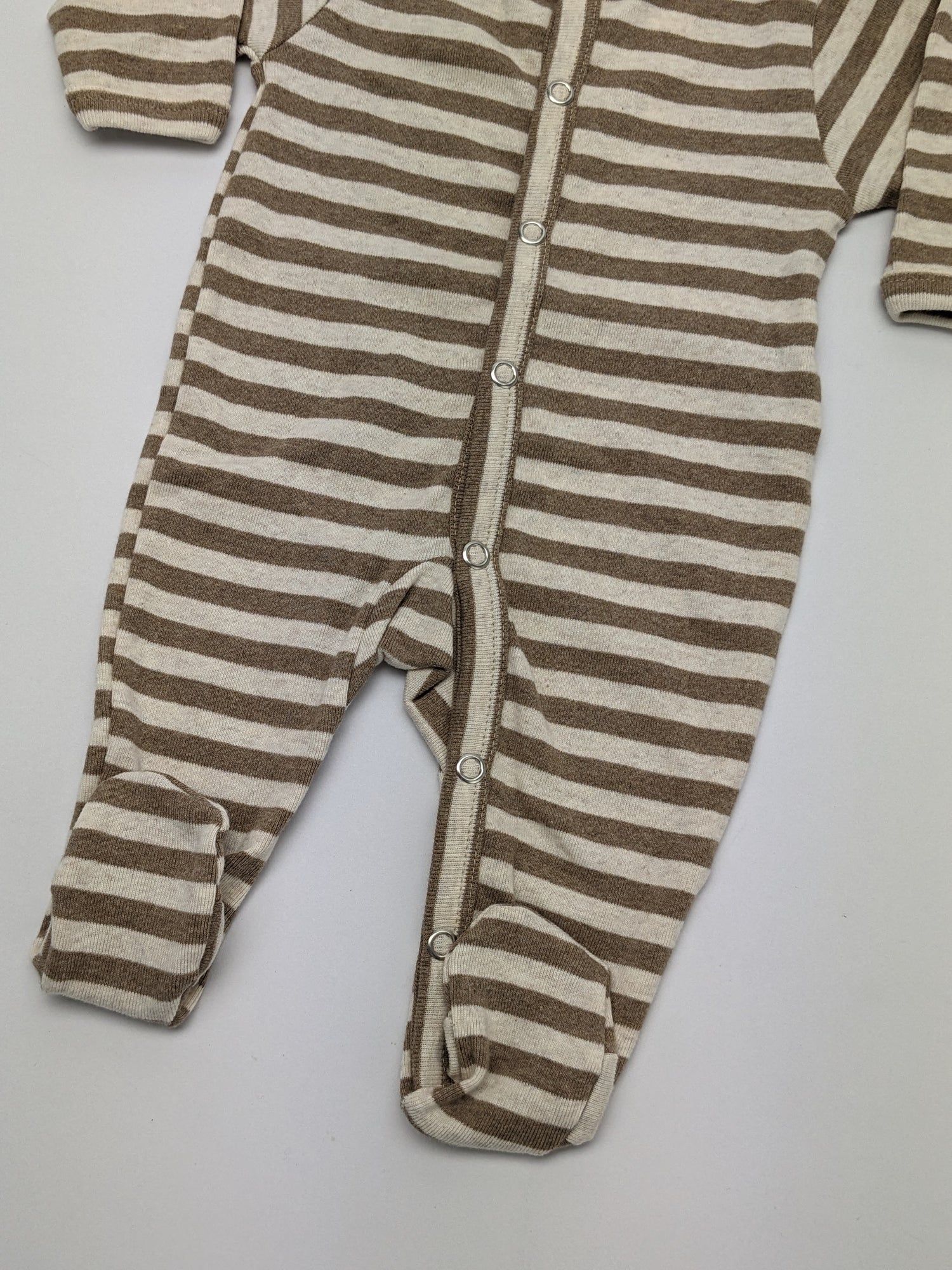 Joha katoenen nachtjapon met voetjes - Strepen - Beige/crème - Nachtkleding - MamaMilla