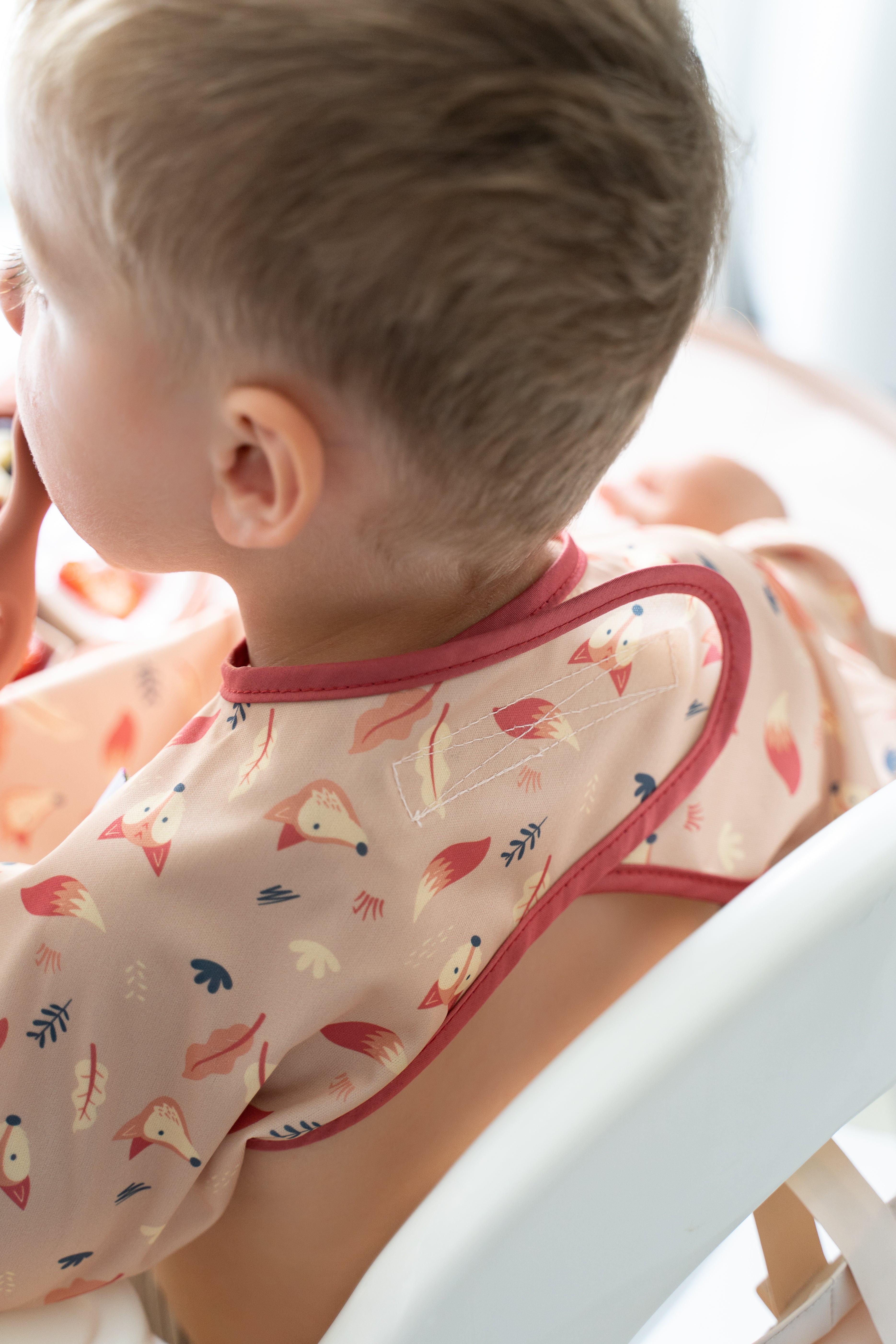 Tidy Tot Lätzchen und Tablett – SET – Sand Fox – Lätzchen mit Ärmeln – MamaMilla