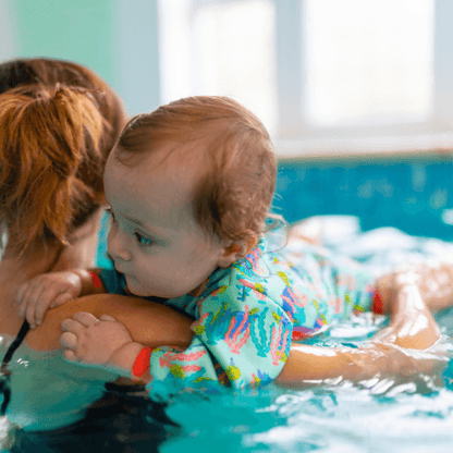 Leicht gefütterter Baby-Badeanzug mit Schwimmwindel – Baby Cozy Suit – Turtles – Bademode – MamaMilla