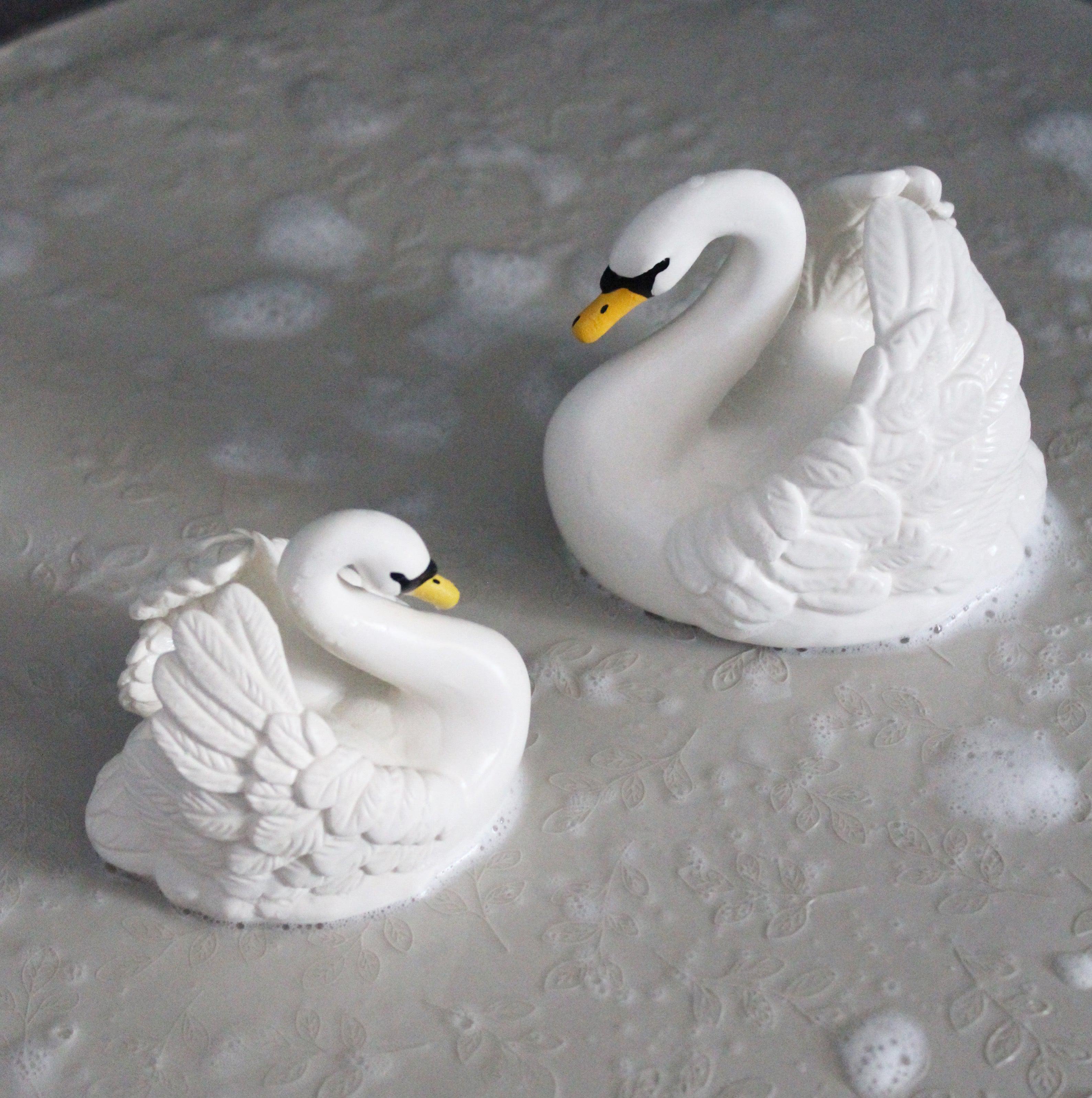 Natruba Badespielzeug aus Naturkautschuk – Schwan – Groß – Badespielzeug – MamaMilla
